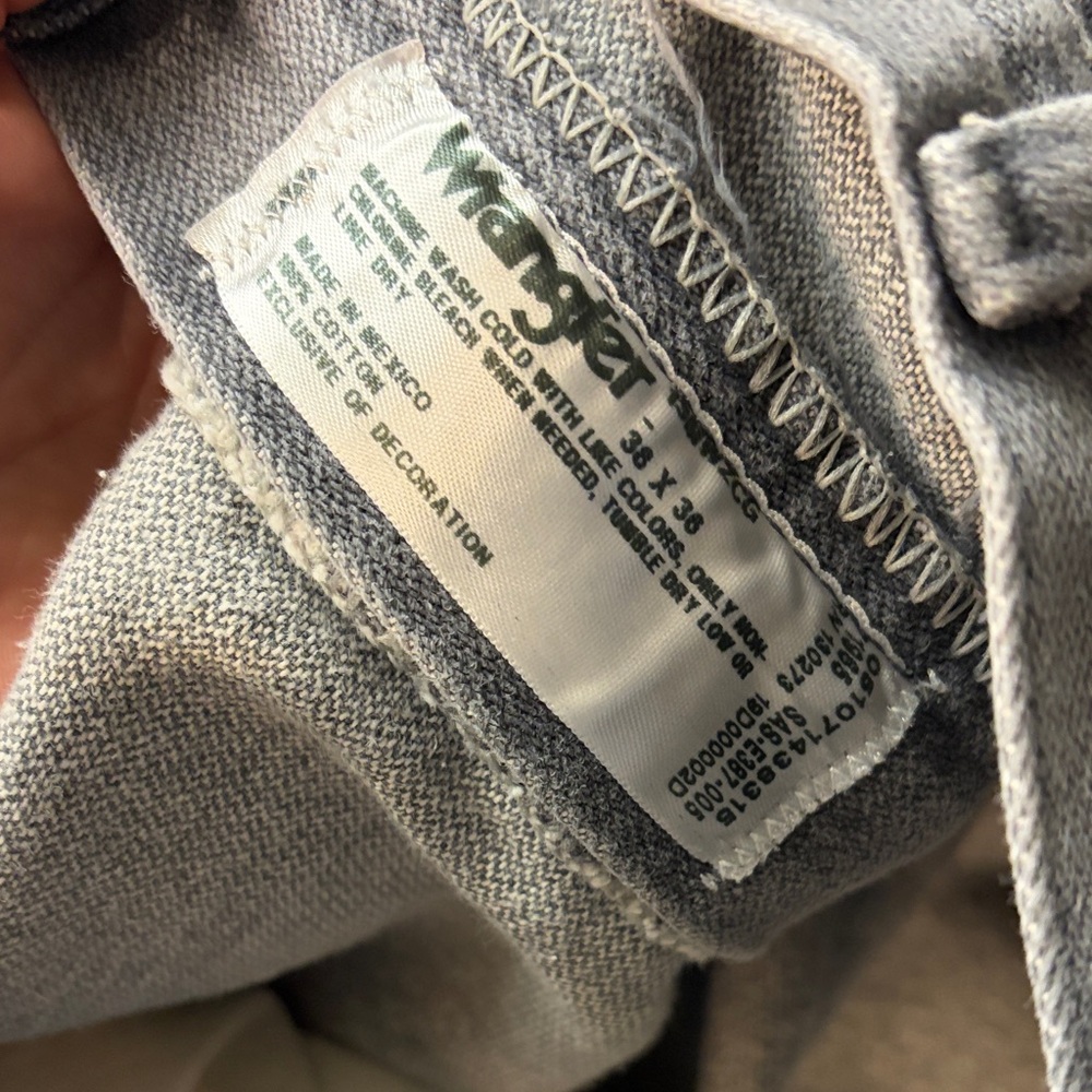 Wrangler Men's Light Gray Jeans 38x36 - Picture 3 of 3